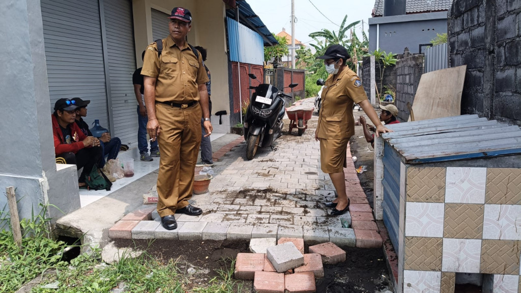 Kasi Pembangunan Monitoring Pelaksanaan Pembangunan dan Permasalahan Warga